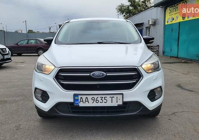 Белый Форд Куга, объемом двигателя 2 л и пробегом 201 тыс. км за 15500 $, фото 24 на Automoto.ua