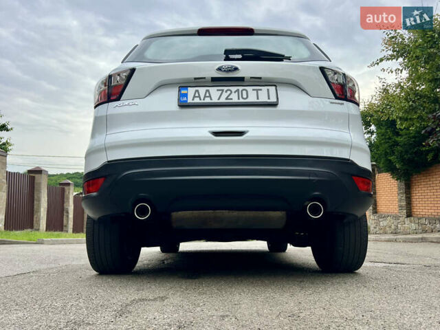 Белый Форд Куга, объемом двигателя 2 л и пробегом 123 тыс. км за 16500 $, фото 15 на Automoto.ua