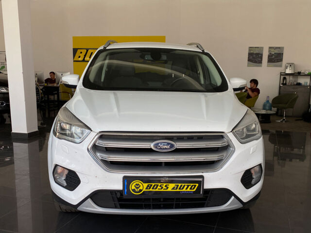 Белый Форд Куга, объемом двигателя 2 л и пробегом 176 тыс. км за 16900 $, фото 1 на Automoto.ua