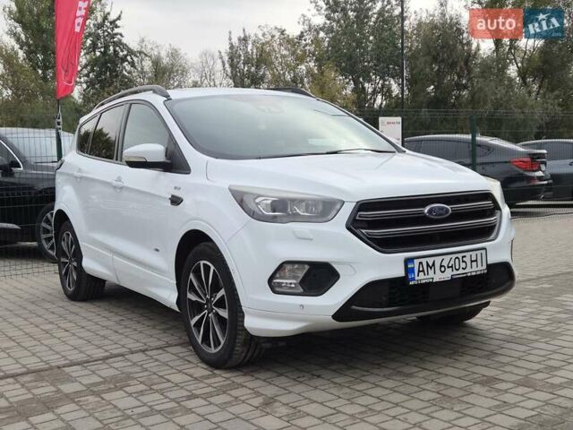Белый Форд Куга, объемом двигателя 2 л и пробегом 333 тыс. км за 16855 $, фото 6 на Automoto.ua