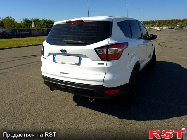 Білий Форд Куга, об'ємом двигуна 2 л та пробігом 174 тис. км за 14400 $, фото 3 на Automoto.ua