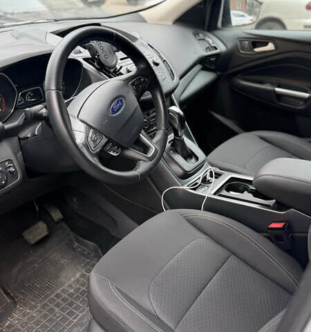 Білий Форд Куга, об'ємом двигуна 2 л та пробігом 255 тис. км за 15500 $, фото 6 на Automoto.ua