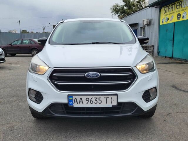 Форд Куга 2017 в Киеве на Automoto.ua Белый Форд Куга, объемом двигателя 2 л и пробегом 201 тыс. км за 15500 $, фото 23 на Automoto.ua