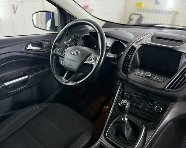 Форд Куга 2017 у Умани на Automoto.ua Білий Форд Куга, об'ємом двигуна 2 л та пробігом 210 тис. км за 15000 $, фото 43 на Automoto.ua