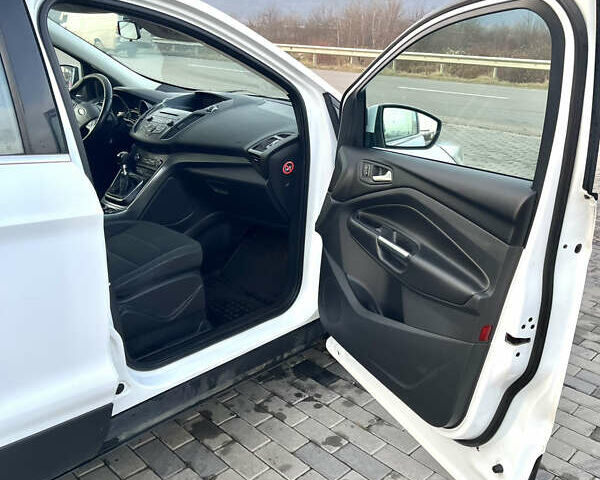 Білий Форд Куга, об'ємом двигуна 2 л та пробігом 256 тис. км за 15800 $, фото 8 на Automoto.ua