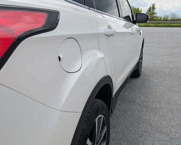 Форд Куга 2017 в Житомире на Automoto.ua Белый Форд Куга, объемом двигателя 2 л и пробегом 168 тыс. км за 16500 $, фото 21 на Automoto.ua
