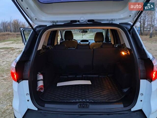 Білий Форд Куга, об'ємом двигуна 1.5 л та пробігом 120 тис. км за 14700 $, фото 27 на Automoto.ua