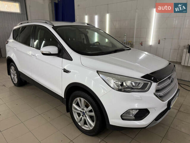 Форд Куга 2017 у Умани на Automoto.ua Білий Форд Куга, об'ємом двигуна 2 л та пробігом 210 тис. км за 15000 $, фото 22 на Automoto.ua