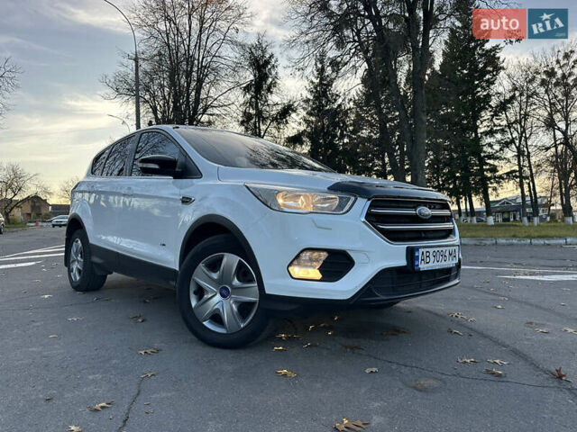 Белый Форд Куга, объемом двигателя 2 л и пробегом 243 тыс. км за 14700 $, фото 18 на Automoto.ua