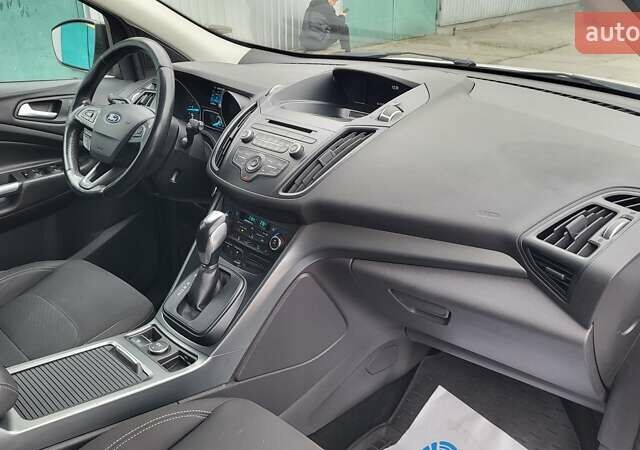Белый Форд Куга, объемом двигателя 2 л и пробегом 201 тыс. км за 15500 $, фото 20 на Automoto.ua