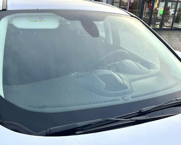 Білий Форд Куга, об'ємом двигуна 2 л та пробігом 256 тис. км за 15800 $, фото 1 на Automoto.ua