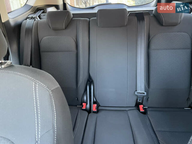 Белый Форд Куга, объемом двигателя 2 л и пробегом 217 тыс. км за 12999 $, фото 26 на Automoto.ua