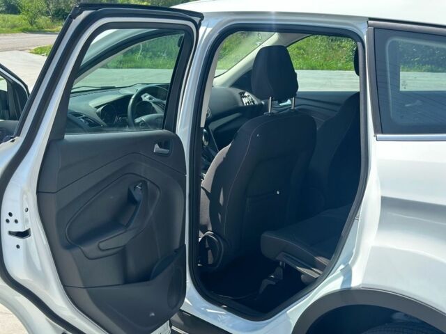 Белый Форд Куга, объемом двигателя 2 л и пробегом 80 тыс. км за 15800 $, фото 4 на Automoto.ua