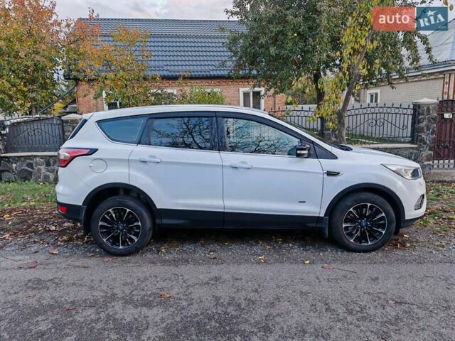 Белый Форд Куга, объемом двигателя 2 л и пробегом 181 тыс. км за 15700 $, фото 7 на Automoto.ua