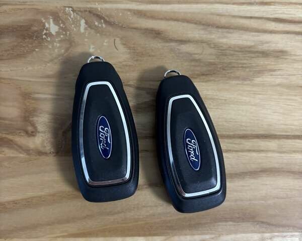 Білий Форд Куга, об'ємом двигуна 2 л та пробігом 97 тис. км за 16000 $, фото 2 на Automoto.ua