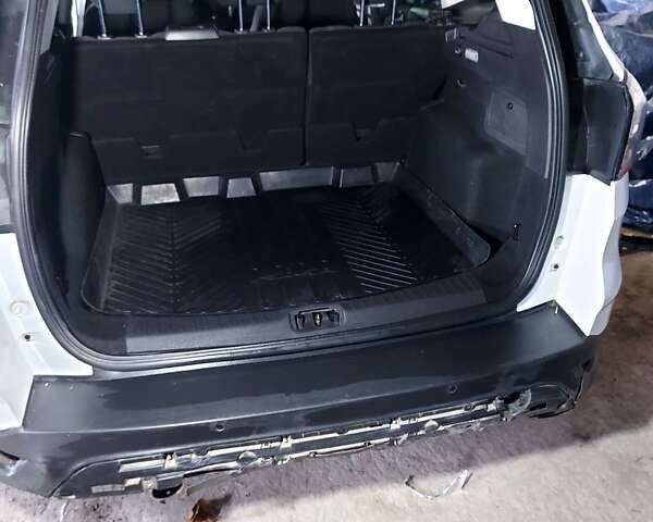 Білий Форд Куга, об'ємом двигуна 2 л та пробігом 99 тис. км за 8400 $, фото 7 на Automoto.ua