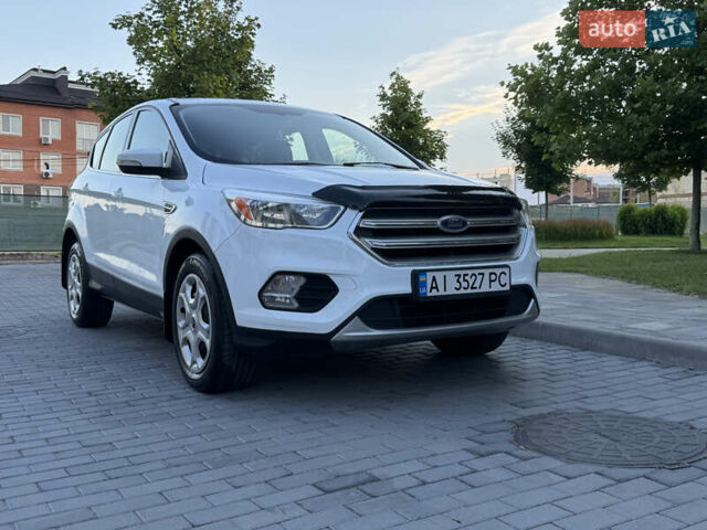 Белый Форд Куга, объемом двигателя 2 л и пробегом 165 тыс. км за 14799 $, фото 7 на Automoto.ua