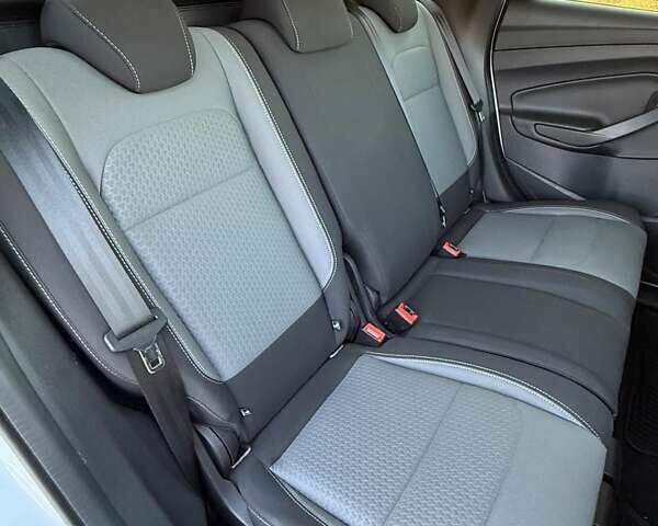 Білий Форд Куга, об'ємом двигуна 2 л та пробігом 97 тис. км за 16000 $, фото 7 на Automoto.ua