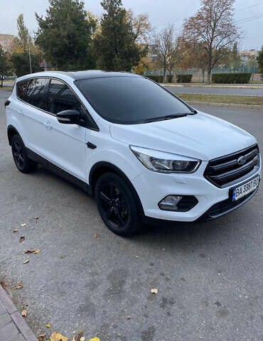 Белый Форд Куга, объемом двигателя 2 л и пробегом 83 тыс. км за 20000 $, фото 4 на Automoto.ua