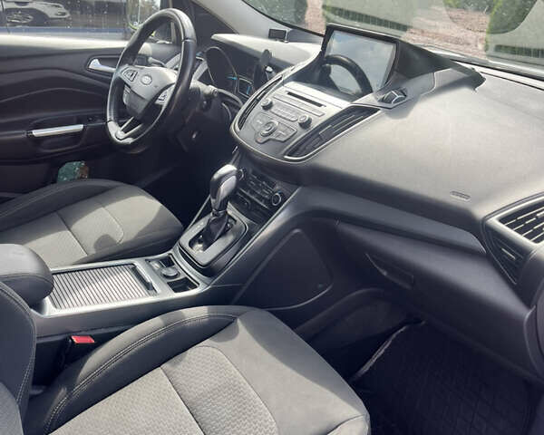 Белый Форд Куга, объемом двигателя 2 л и пробегом 108 тыс. км за 18400 $, фото 12 на Automoto.ua
