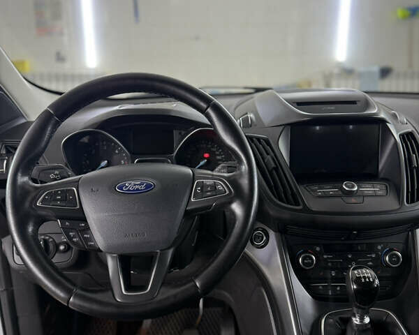 Форд Куга 2017 у Умани на Automoto.ua Білий Форд Куга, об'ємом двигуна 2 л та пробігом 210 тис. км за 15000 $, фото 34 на Automoto.ua