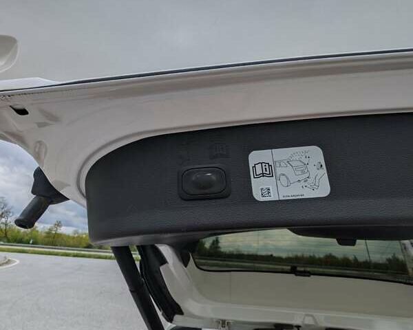Форд Куга 2017 в Житомире на Automoto.ua Белый Форд Куга, объемом двигателя 2 л и пробегом 168 тыс. км за 16500 $, фото 27 на Automoto.ua