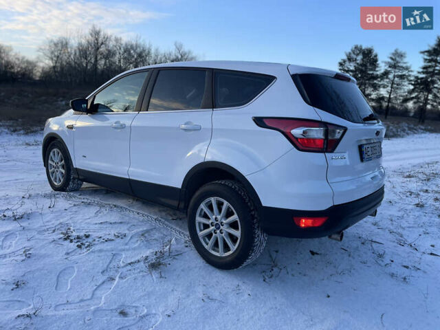 Белый Форд Куга, объемом двигателя 2 л и пробегом 179 тыс. км за 13500 $, фото 5 на Automoto.ua