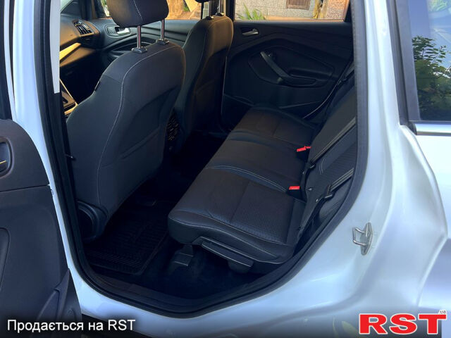 Білий Форд Куга, об'ємом двигуна 2 л та пробігом 123 тис. км за 16800 $, фото 8 на Automoto.ua