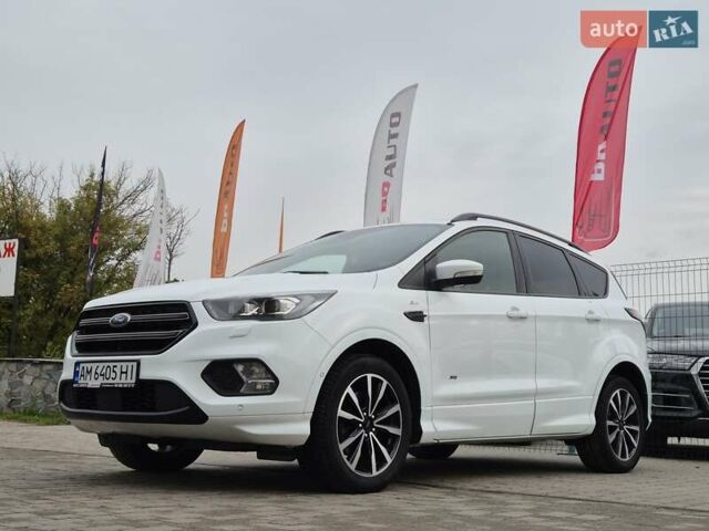 Белый Форд Куга, объемом двигателя 2 л и пробегом 333 тыс. км за 16855 $, фото 2 на Automoto.ua
