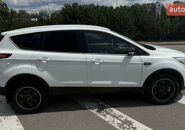 Белый Форд Куга, объемом двигателя 2 л и пробегом 139 тыс. км за 15900 $, фото 14 на Automoto.ua