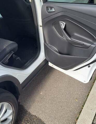 Білий Форд Куга, об'ємом двигуна 1.5 л та пробігом 112 тис. км за 14700 $, фото 9 на Automoto.ua