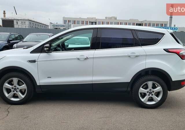 Белый Форд Куга, объемом двигателя 2 л и пробегом 201 тыс. км за 15500 $, фото 16 на Automoto.ua