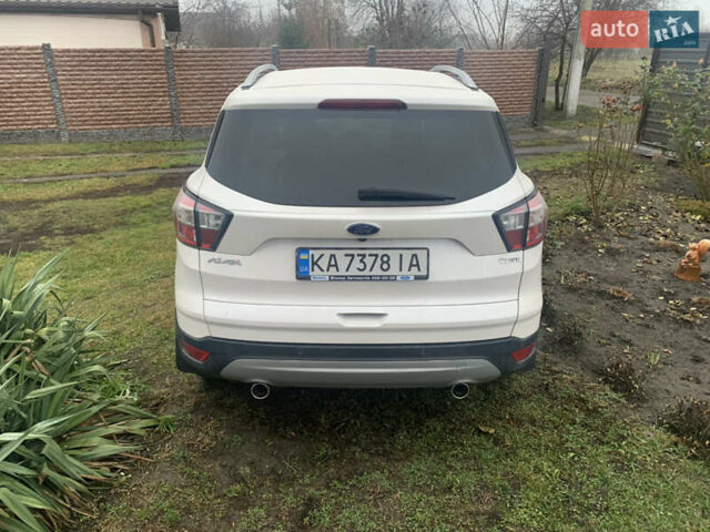 Белый Форд Куга, объемом двигателя 2 л и пробегом 203 тыс. км за 15500 $, фото 2 на Automoto.ua