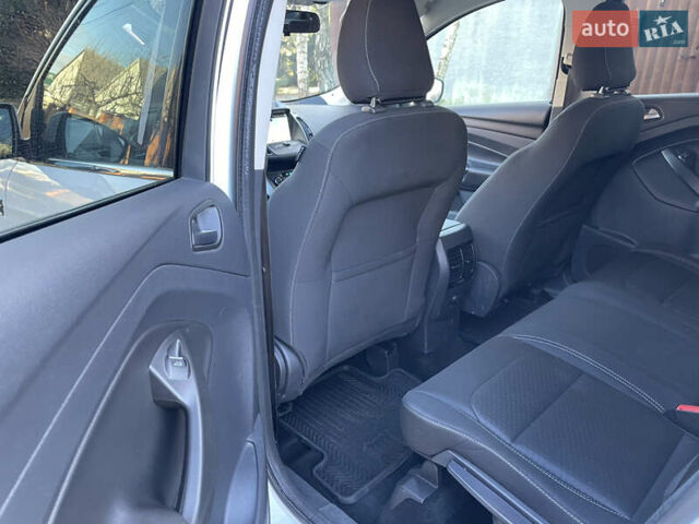 Белый Форд Куга, объемом двигателя 2 л и пробегом 217 тыс. км за 12999 $, фото 16 на Automoto.ua