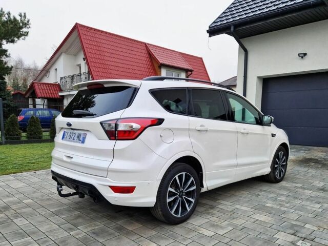 Білий Форд Куга, об'ємом двигуна 2 л та пробігом 220 тис. км за 8500 $, фото 2 на Automoto.ua