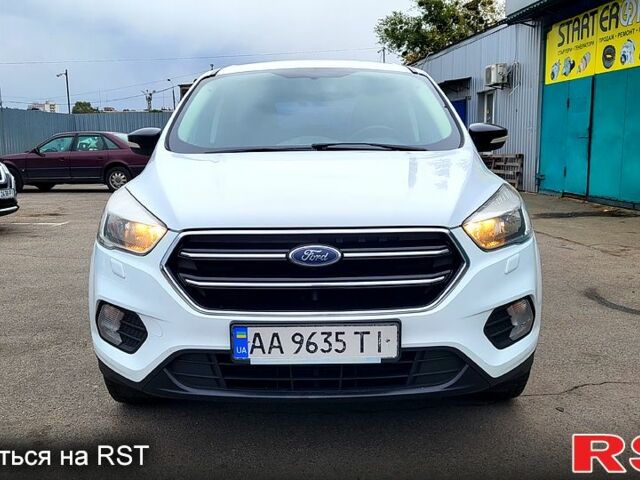 Форд Куга 2017 в Киеве на Automoto.ua Белый Форд Куга, объемом двигателя 2 л и пробегом 201 тыс. км за 15500 $, фото 9 на Automoto.ua