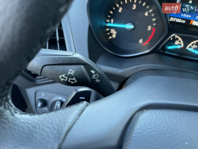 Белый Форд Куга, объемом двигателя 2 л и пробегом 217 тыс. км за 12999 $, фото 30 на Automoto.ua