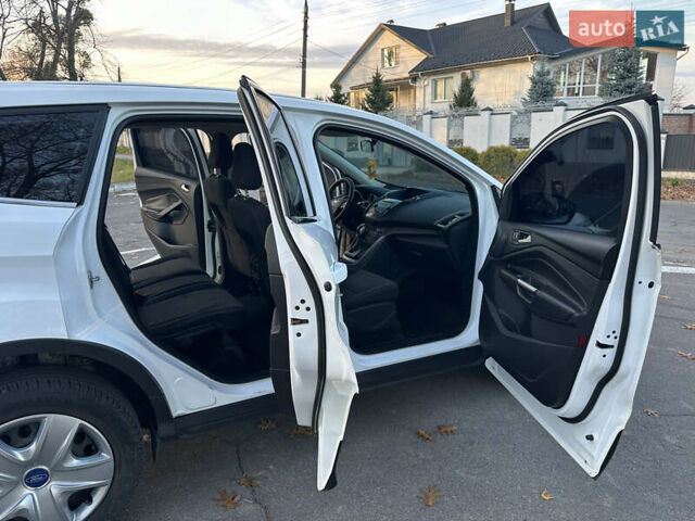 Белый Форд Куга, объемом двигателя 2 л и пробегом 243 тыс. км за 14700 $, фото 51 на Automoto.ua