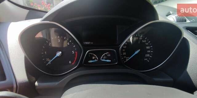 Белый Форд Куга, объемом двигателя 2 л и пробегом 178 тыс. км за 17000 $, фото 3 на Automoto.ua