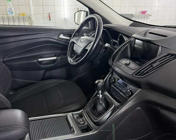 Білий Форд Куга, об'ємом двигуна 2 л та пробігом 210 тис. км за 15000 $, фото 44 на Automoto.ua