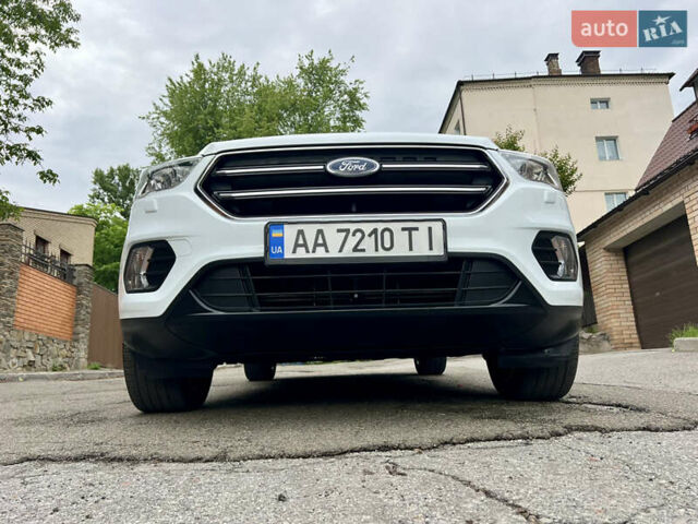 Белый Форд Куга, объемом двигателя 2 л и пробегом 123 тыс. км за 16500 $, фото 13 на Automoto.ua