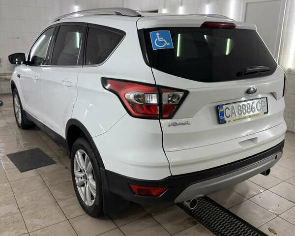 Форд Куга 2017 у Умани на Automoto.ua Білий Форд Куга, об'ємом двигуна 2 л та пробігом 210 тис. км за 15000 $, фото 14 на Automoto.ua