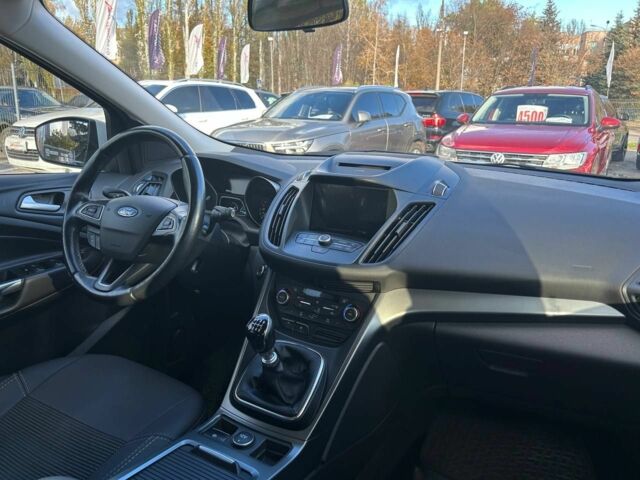 Форд Куга 2017 в Кривом Роге на Automoto.ua Белый Форд Куга, объемом двигателя 2 л и пробегом 96 тыс. км за 17200 $, фото 12 на Automoto.ua