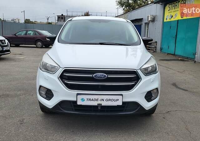 Белый Форд Куга, объемом двигателя 2 л и пробегом 201 тыс. км за 15500 $, фото 7 на Automoto.ua
