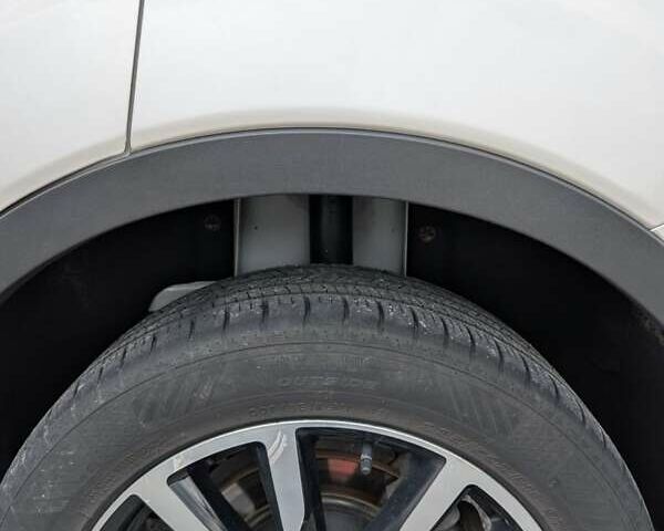 Форд Куга 2017 в Житомире на Automoto.ua Белый Форд Куга, объемом двигателя 2 л и пробегом 168 тыс. км за 16500 $, фото 18 на Automoto.ua