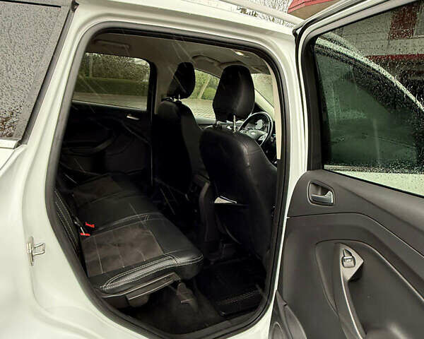 Білий Форд Куга, об'ємом двигуна 2 л та пробігом 174 тис. км за 15000 $, фото 10 на Automoto.ua