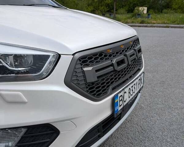 Форд Куга 2017 в Житомире на Automoto.ua Белый Форд Куга, объемом двигателя 2 л и пробегом 168 тыс. км за 16500 $, фото 7 на Automoto.ua