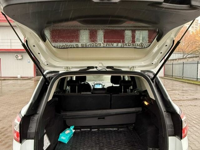 Белый Форд Куга, объемом двигателя 2 л и пробегом 174 тыс. км за 15000 $, фото 1 на Automoto.ua