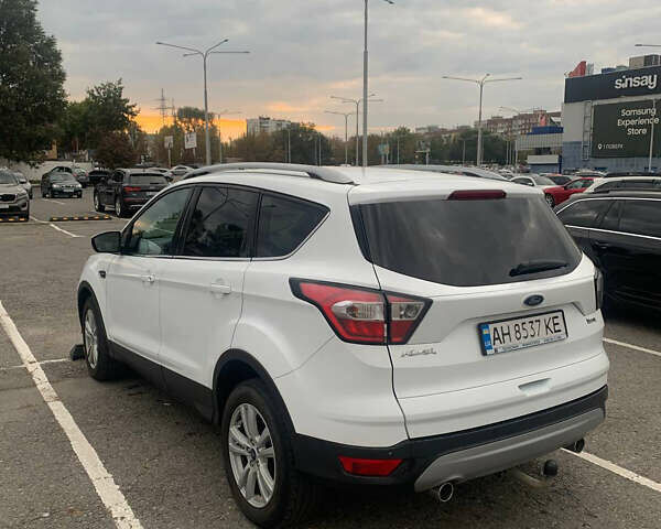 Білий Форд Куга, об'ємом двигуна 2 л та пробігом 130 тис. км за 15700 $, фото 5 на Automoto.ua