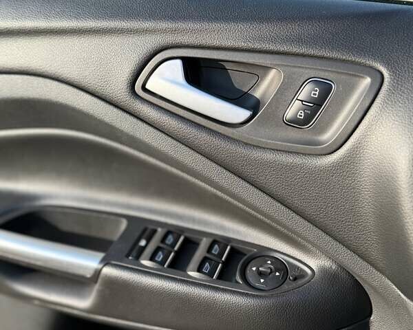 Білий Форд Куга, об'ємом двигуна 2 л та пробігом 97 тис. км за 16000 $, фото 13 на Automoto.ua